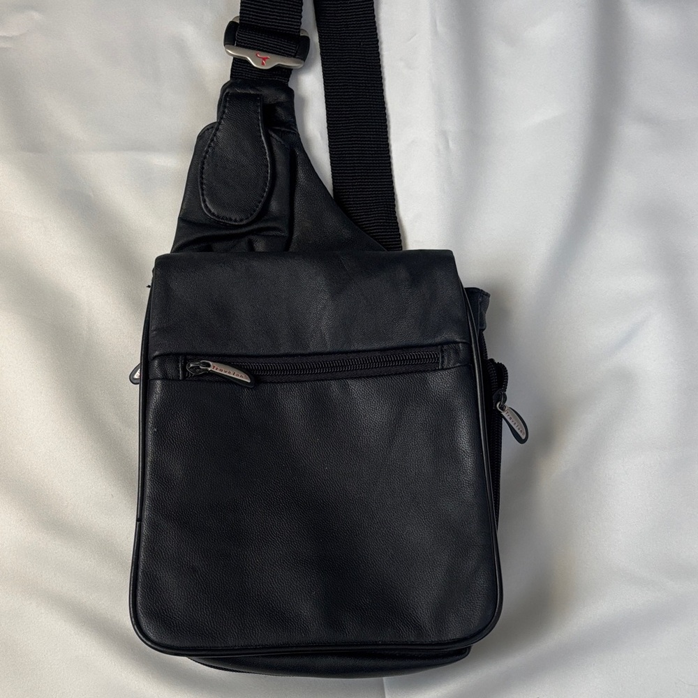Travelon Luggage Anti-Theft Bag Tan 3 Zippered Compartments
